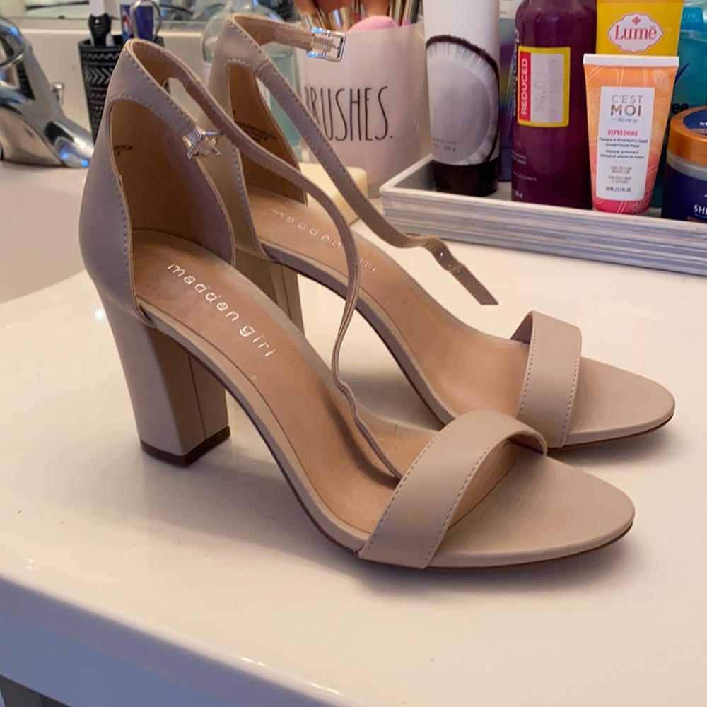 Madden Girl Nude Heels 7.5